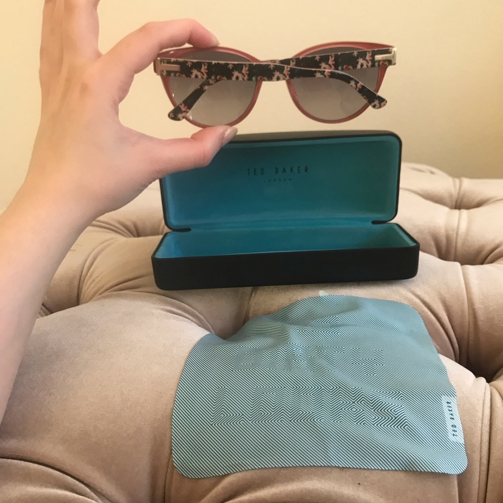 New! Ted baker pink cat eye sunglasses never worn